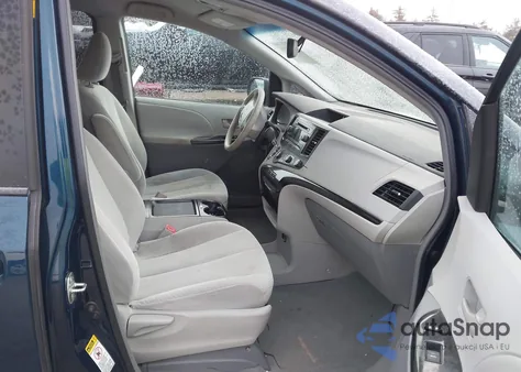 2011 Toyota Sienna Le V6 из США, поврежденный, VIN 5TDKK3DC2BS085514